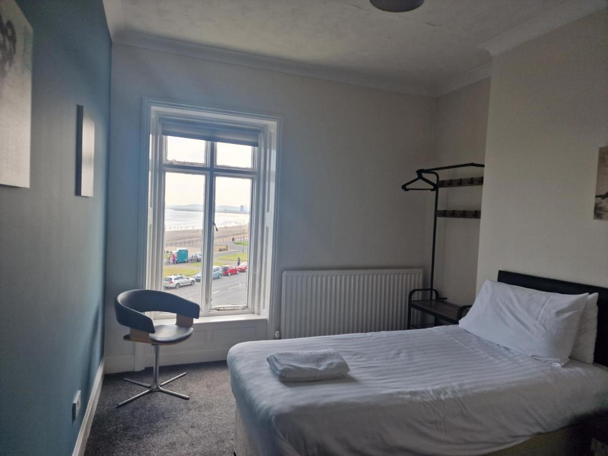 2 The Green, Exceptional Large House, Sea Views Loads Of Bathrooms Seaton Carew Dış mekan fotoğraf